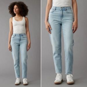 American Eagle Outfitters Light Wash Mom Jeans 6 SHORT